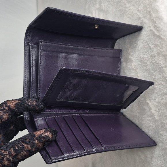 MCM Princess Lion Leather Tote Bag & Wallet - Picture 7 of 17